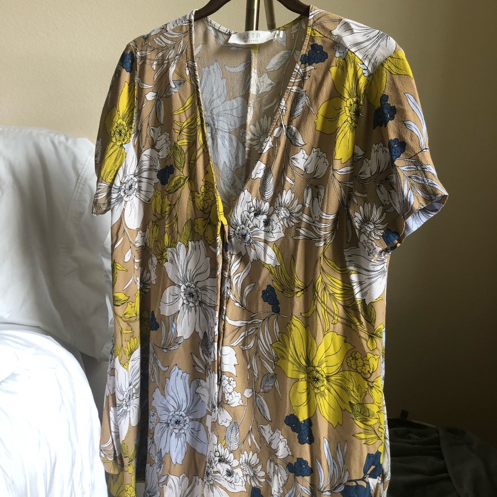 MOVING SALE Floral short romper